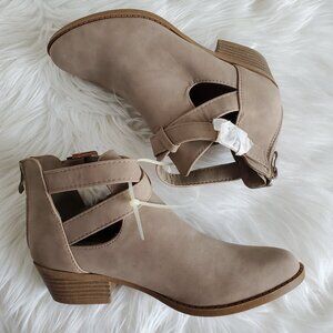 Top Moda Suede Taupe Back Zip Ankle Cut-Out Heeled Booties SZ 5